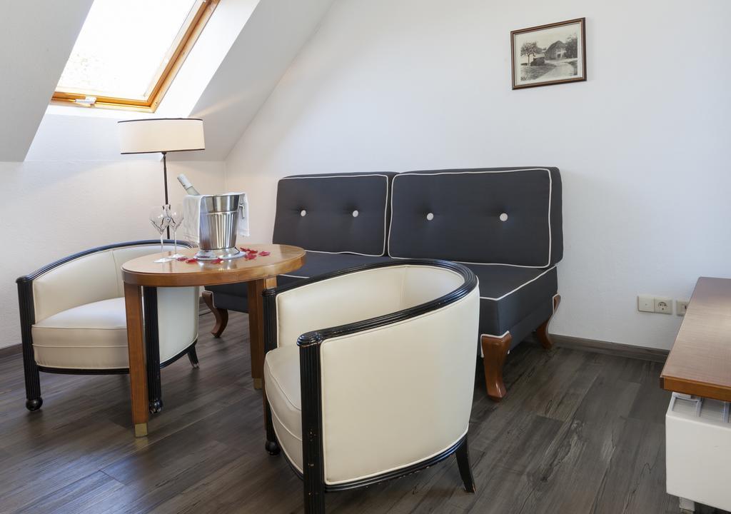 אוברלינגן Romantik Hotel Johanniter-Kreuz מראה חיצוני תמונה
