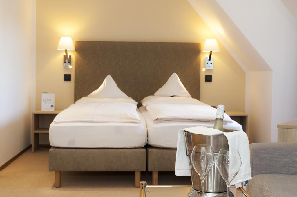 אוברלינגן Romantik Hotel Johanniter-Kreuz מראה חיצוני תמונה