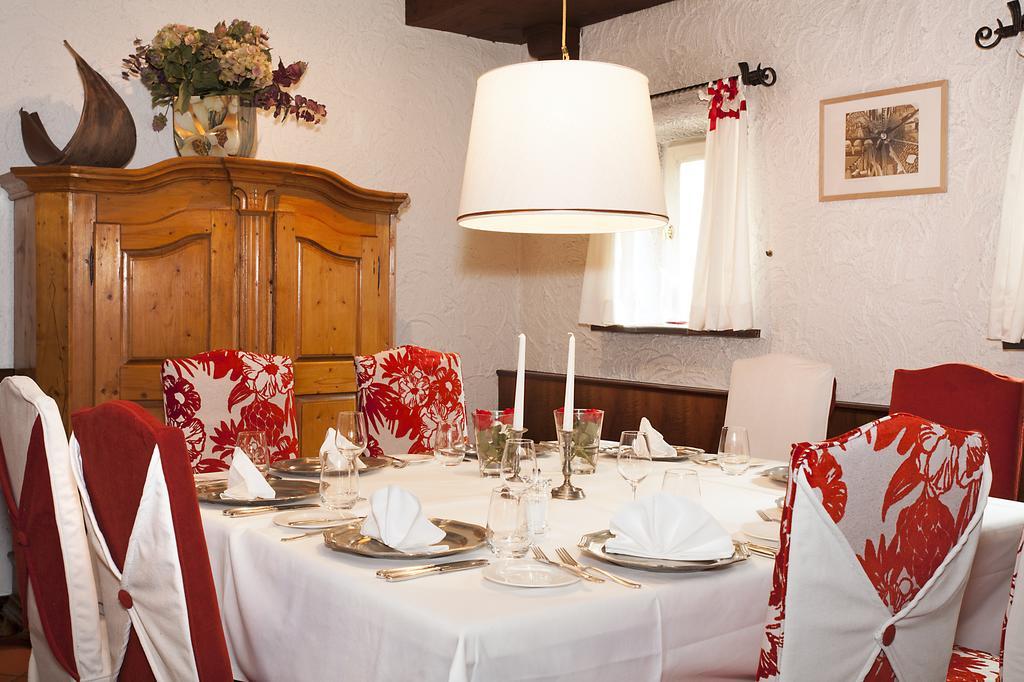 אוברלינגן Romantik Hotel Johanniter-Kreuz מראה חיצוני תמונה