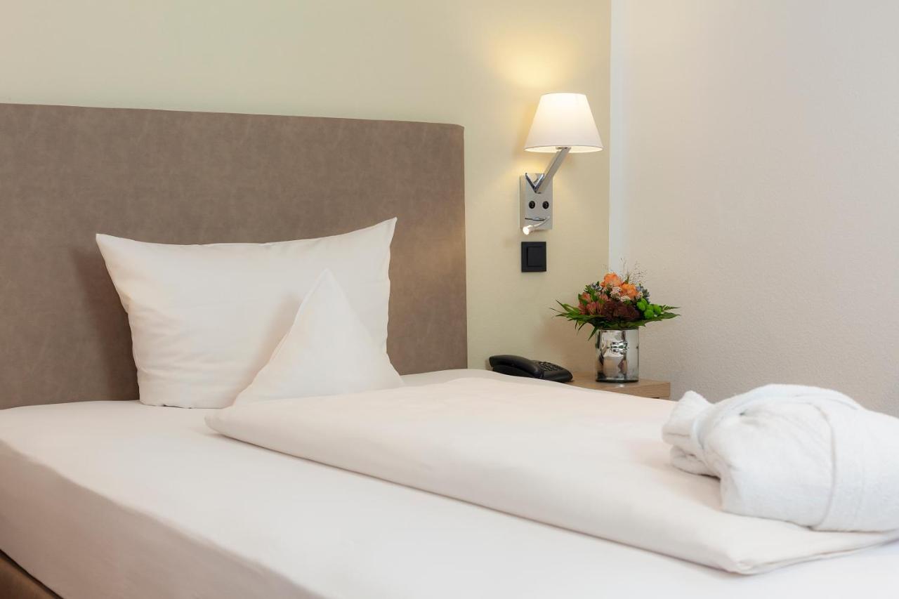אוברלינגן Romantik Hotel Johanniter-Kreuz מראה חיצוני תמונה