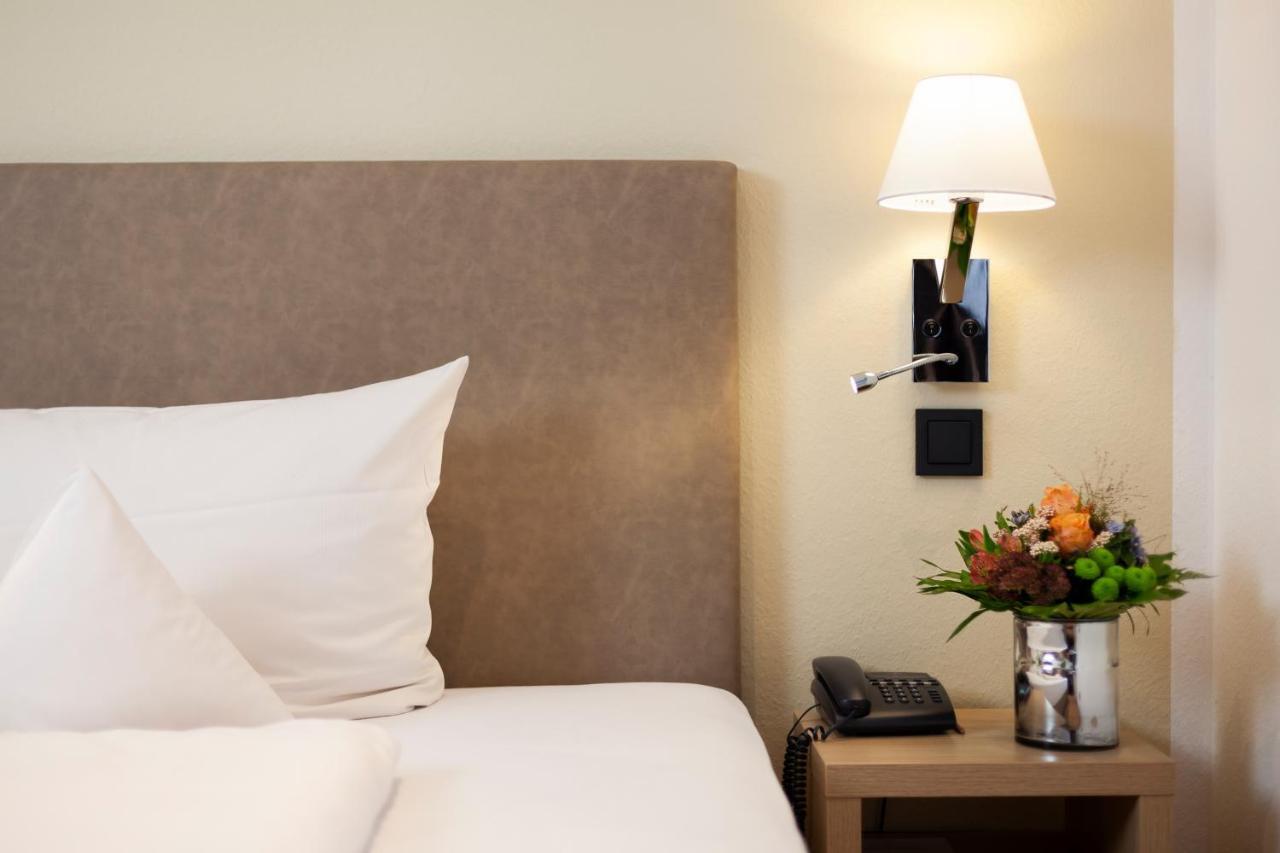 אוברלינגן Romantik Hotel Johanniter-Kreuz מראה חיצוני תמונה